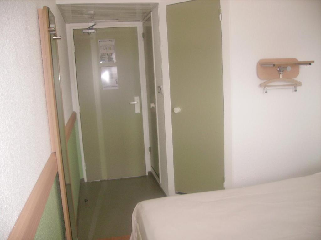Ibis Budget Remiremont Room photo